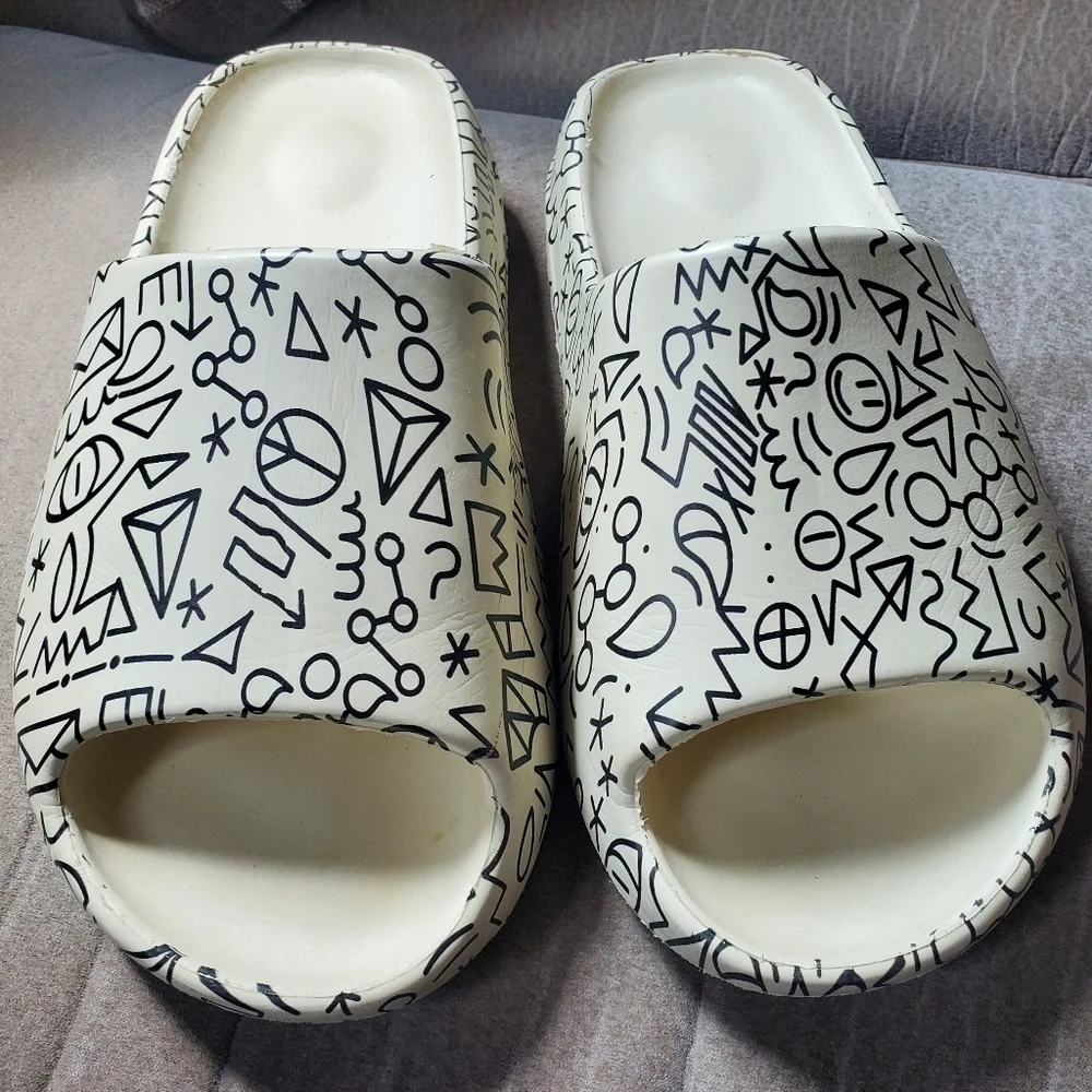 Crème (Grafitti) FashionSlides Size 44-45 (Unisex)